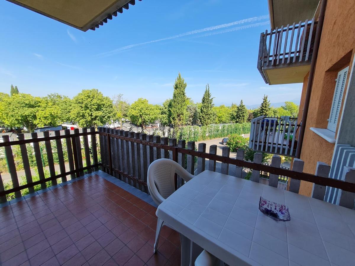 Easy Apartments Peschiera Peschiera del Garda Exterior foto