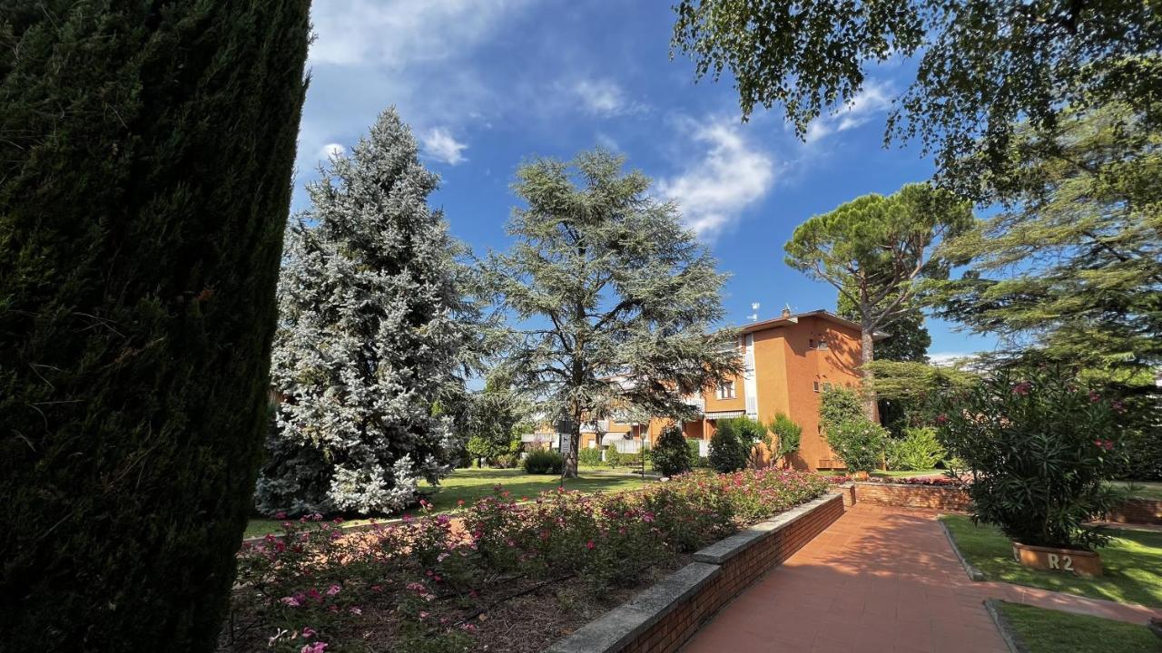 Easy Apartments Peschiera Peschiera del Garda Exterior foto