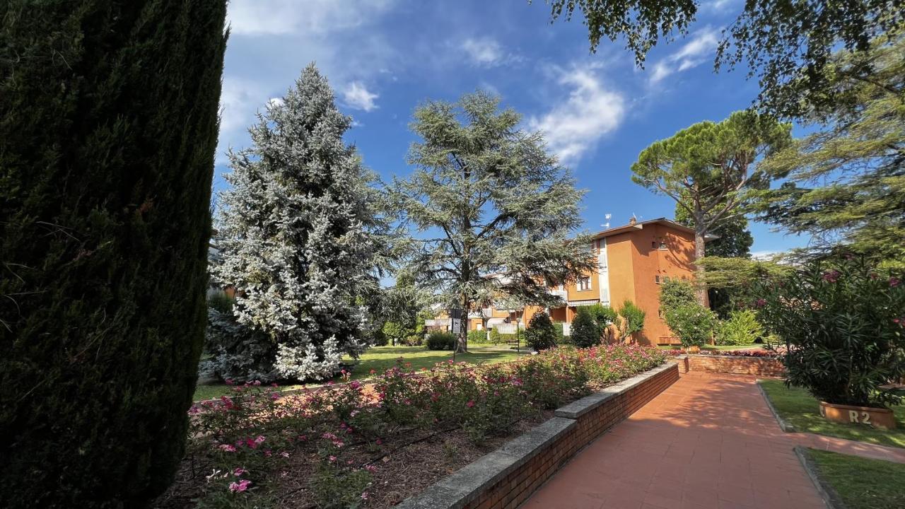 Easy Apartments Peschiera Peschiera del Garda Exterior foto